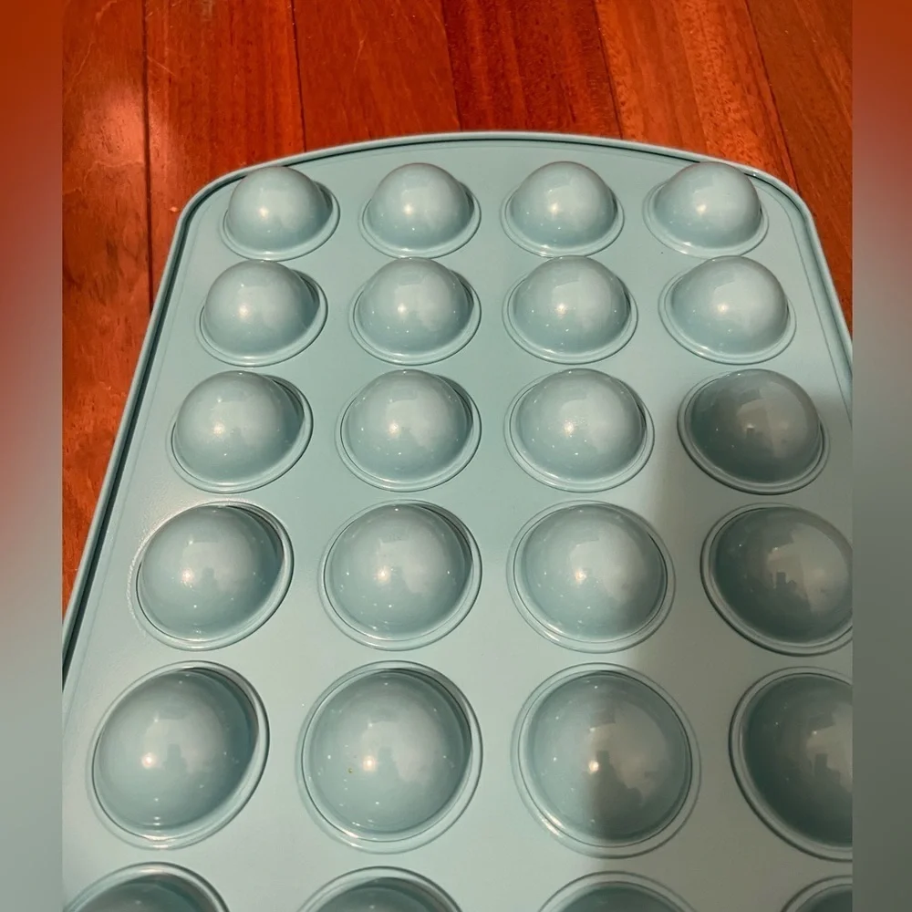 NWOT Pampered Chef Donut Hole Pan